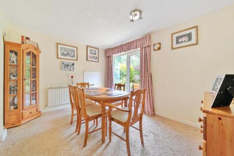 1300641-3-683eee7...