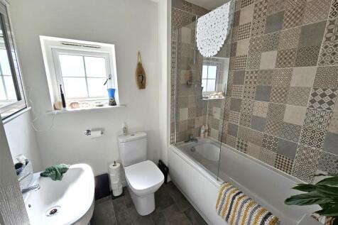Bathroom.jpg