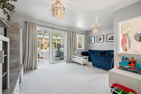 Lounge to conservatory.jpg