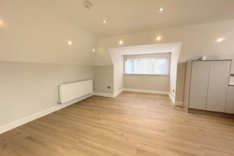 Living Room / Kit...