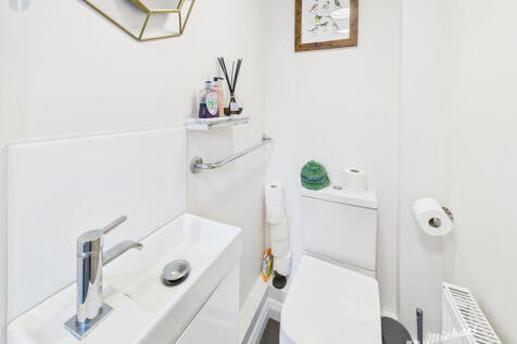 CAM03852G0-PR0429-STILL001