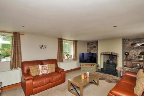 Living Room - c.JPG