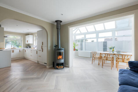 6797b9eca17e8_Hughenden-42