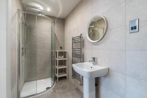 5 bed, 5 bath Detached in Sheffield - Photo 28