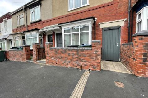 ** Zero Deposit Guarantee Available **
* AVAILABLE NOW!!* VIDEO VIEWING AVAILABLE UPON REQUEST NEWLY RENOVATED TWO BEDROOM PROPERTY PROPERTY COMPRISES OF TWO RECEPTION ROOMS, SPACIOUS KITCHEN, REAR GA