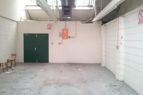 Light Industrial to rent in leeds