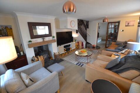 Lounge To Front