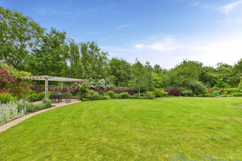 CAM04024G0-PR0028-STILL024