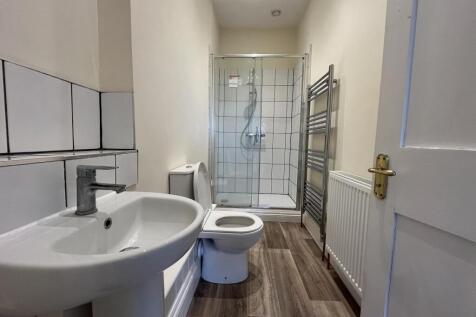 Master bedroom ensuite