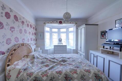 Bed 1 1.JPG