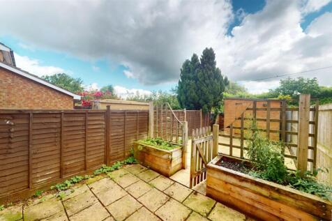 Bishop Close, 12 Garden Rear.jpg