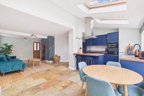 1 Park Lane - Digitally Staged Open Plan Kitchen,