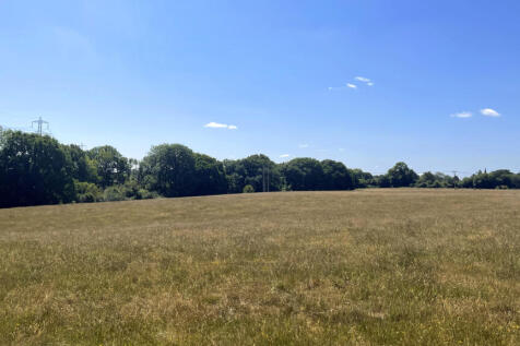 Paddock for sale in Sulhamstead, Reading.