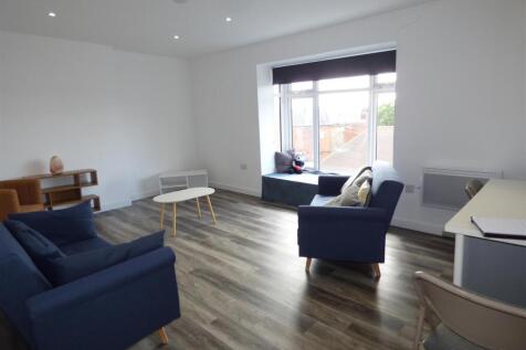 9 Brennan Place lounge.JPG