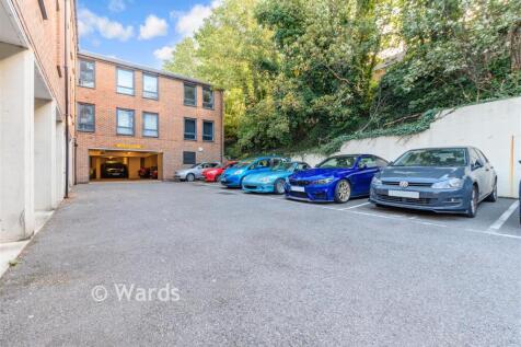 Driveway/Parking