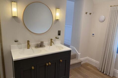 Master en-suite