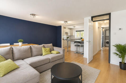 Living Room - Ang...
