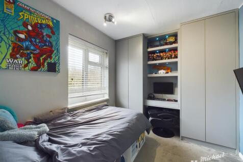 CAM03218G0-PR0535-STILL011