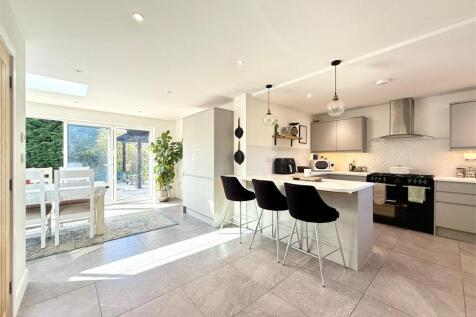 Kitchen/ Breakfast Room