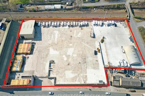 Light Industrial to rent in shipley