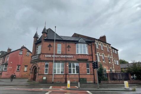 Ritz Properties are delighted to offer to the market this recently refurbished one bedroom ground floor flat at Bank House Apartments, Leeds, LS8.The flat comprises of an open plan bright and airy liv