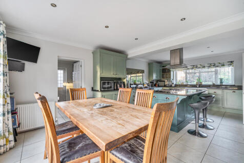 1381989-10-691b6f...