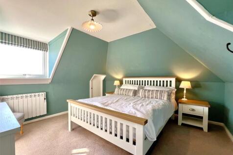 4 bed, 2 bath Detached in Liverpool - Photo 8