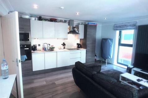 Recently built luxury apartments in the city centre and only 5 minutes' walk from John Lewis. The building has a large entrance hall with a purpose-built secure bicycle store room. There is a stylish