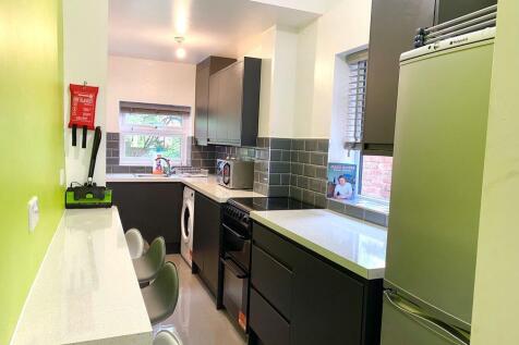 65GR Kitchen. Picture 1.jpeg