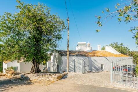 Almancil Fully Renovated 5 Bed Villa For Sale (41)