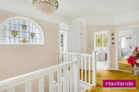 Woodland Way N21 3PY-22.jpg