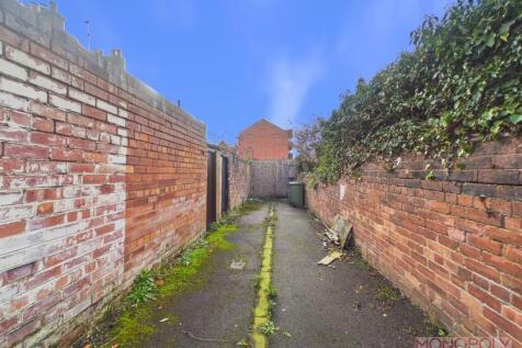 CAM03815G0-PR0405-STILL002.jpg