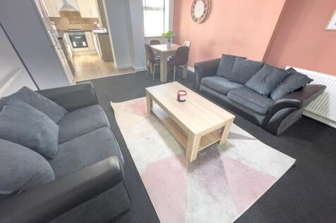 £110.00PPPW - ENSUITE ROOM AVAILABLE IN A 6 BED HOUSE SHARE - ALL BILLS AND COUNCIL TAX INCLUDED