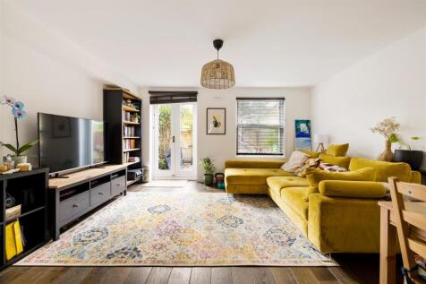 Earlston Grove, E9