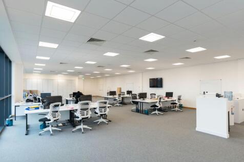 DC1 Everest Logistics Park Croydon 038.jpg