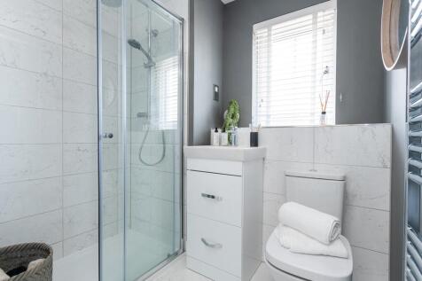 An en-suite away from the family