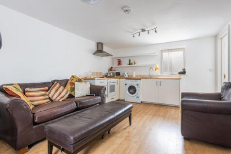 Annexe open plan ...