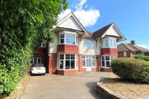 Flat 2, 69 De la Warr Rd - Front.jpg