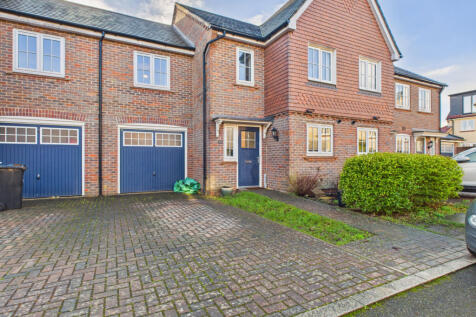 Addington Gardens, Three Double Bedroom Property