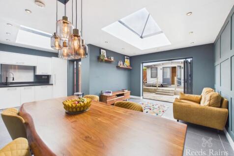 Kitchen/ Living Room