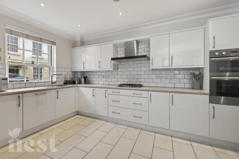Contemporary Kitchen Area