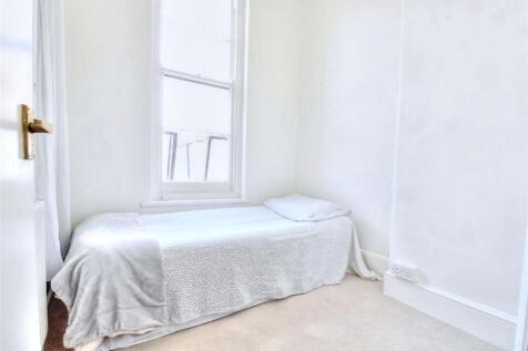 Bedroom 2/Office