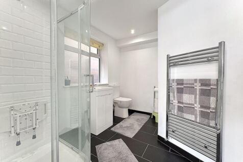 DOWNSTAIRS SHOWER ROOM