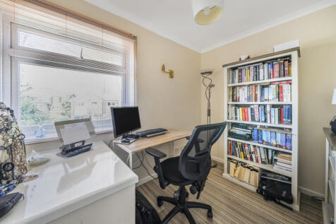 Office Room/ Bedroom