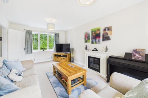 CAM03852G0-PR0296-STILL021