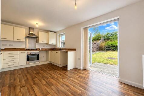3 Bedroom House in OL16 4GA