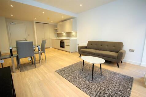 Manchester New Square is an exciting residential development located in the beating heart of the city centre. The very best that Manchester has to offer is right on your doorstep, from fine and eclect
