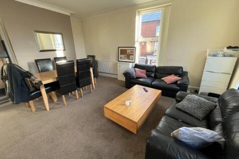 5 Bedroom House in L15 3HE
