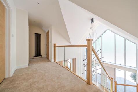 galleried landing.jpg