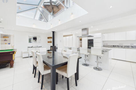 ea6a17e2aa7740f9b42af8e0ea158a75_80_CAM03852G0-PR0